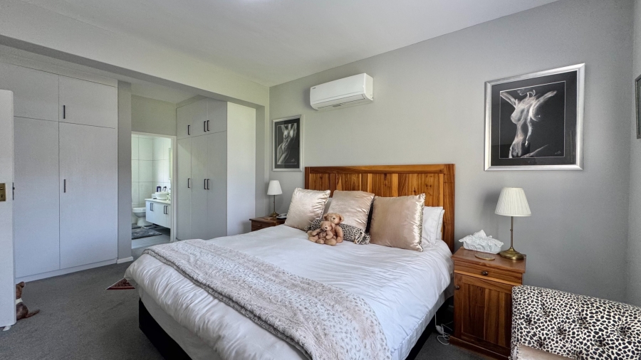 3 Bedroom Property for Sale in Roundhay Western Cape